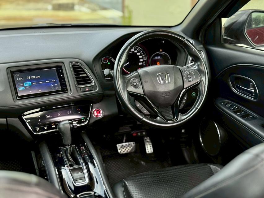 HONDA HRV 1.8 RS TOP SUNROOF (mnc)ปี 19 สีแดง  ออโต้  17