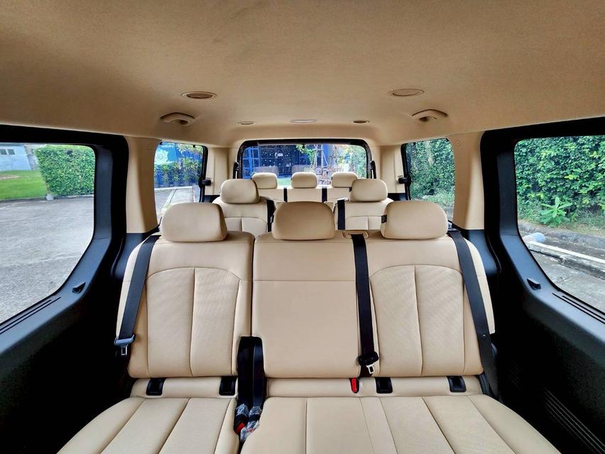รหัสรถ PEAT550 🚐🚙HYUNDAI STARIA S ประตูไฟฟ้าคู่ สีดำ ภายในเบจ ปี 2 11