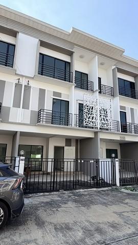 ทาวน์เฮาส์3 ชั้น @nice วัชรพล เทพารักษ์ ทำเลศักยภาพ ในราคาที่ดีที่สุดในย่านนี้ 1