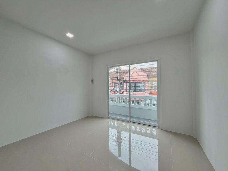 ✨หมู่บ้านกิตติยารักษ์ (ตรงข้ามกองสลาก)✨ทาวน์เฮาส์ 2 ชั้น ตกแต่งใหม่พร้อมอยู่ มีระเบียงด้านหน้า ทำเลดี น้ำไม่เคยท่วม หมู่บ้านดีมากลอกท่อทุกปี 14