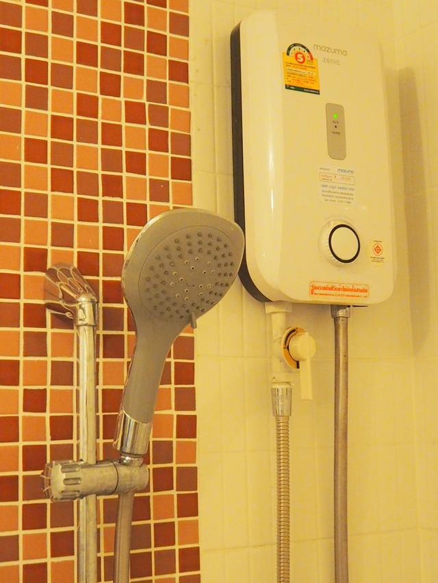 ขายคอนโดห้องวิวสระ อยู่สบาย 10
