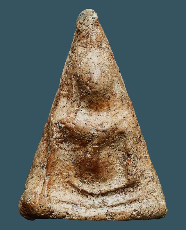 พระนางพญาพิษณุโลก  พิมพ์เข่าโค้ง....เก่า เดิมๆ สวยแชมป์ 2