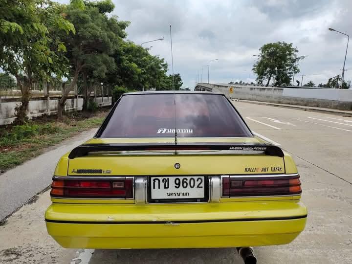 Mitsubishi Galant Royal สีเหลืองสวยมาก 9