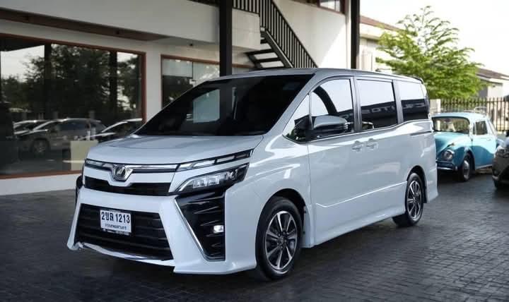 ขาย Toyota Voxy