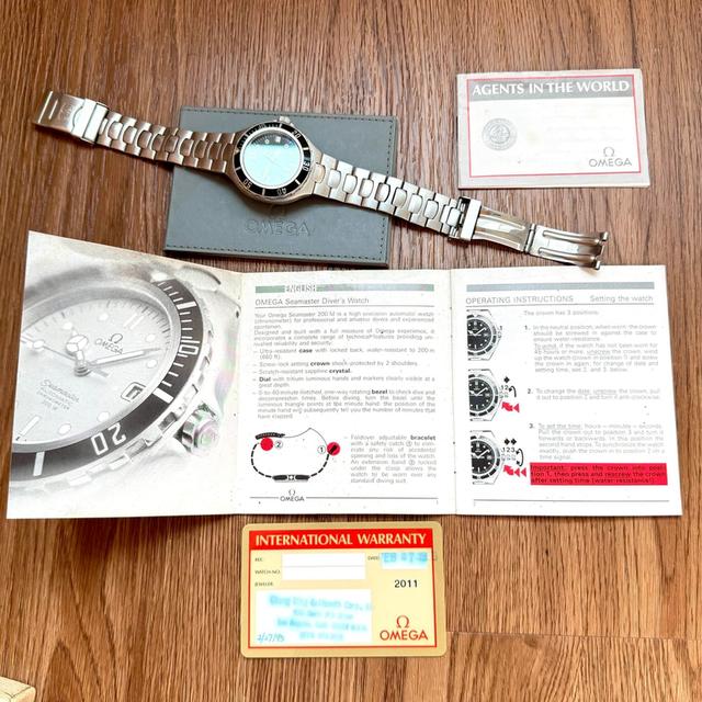 นาฬิกาข้อมือบุรุษ Omega Seamaster Professional 200m พร้อมหน้าปัดสีดำและสายนาฬิกาโลหะ  2