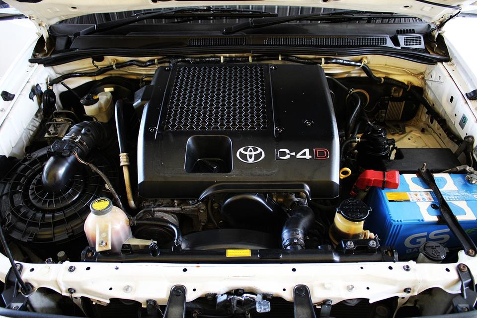 2007 Toyota Fortuner 3.0 TRD 4WD AT สีขาว รูปที่ 19