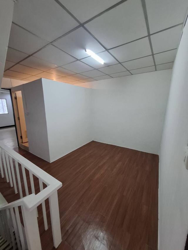 ทาวเฮ้าส์3 ชั้น 4นอน 2น้ำ ซอยงามวงศ์วาน18 ทำเลดีมาก เดินทางสะดวก ใกล้ทางด่วน สถานที่ราชการ ห้างสรรพสินค้า โรงเรียน โรงพยาบาล รถไฟฟ้า ราคาถูก 3