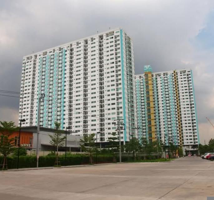 Sell by owner hard up for cash 750 m from MRT. 15