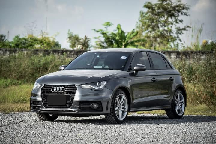 Audi A1 สีดำสวย