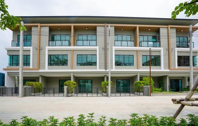 รหัสC7046 ให้เช่าทาวน์โฮม 3ชั้น โครงการPremium Place พรีเมี่ยมเพลส พหลโยธิน-รามอินทรา ถนนเทพรักษ์ 1