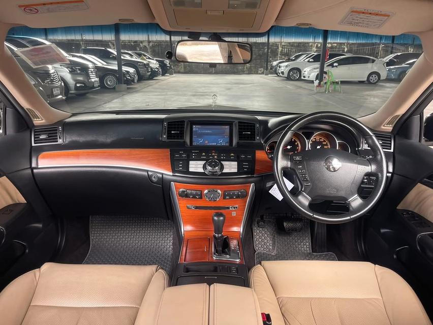 MITSUOKA GALUE 250 LX 2.5 V6 2011 7