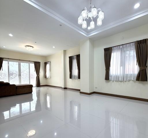 บ้านแฝด สไตล์บ้านเดี่ยว รีโนเวท ใหม่ทั้งหลัง หมู่บ้าน บุรีรมย์ รามอินทรา–ซาฟารี (เลียบคลองสอง 23) 6
