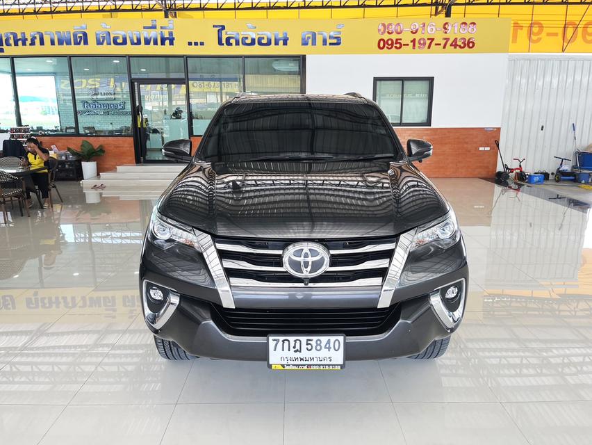  Toyota Fortuner 2.8 V (ปี 2018) SUV AT - 4WD 2