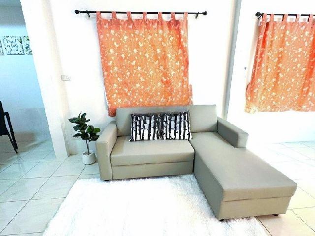 ย่านนิมิตใหม่ ตลาดเจริญกัลป์ คลอง 8 2.7 กม. บ้านเดี่ยว หรูหรา 65ตร.วา. 260ตร.ม.3แอร์ จัดเต็มเฟอร์ เครื่องใช้ไฟฟ้า 2นอน 6