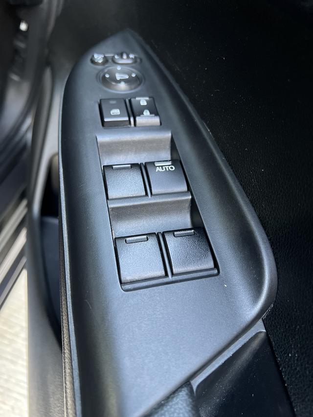 Honda Jazz รองท็อป ปี 2015 14