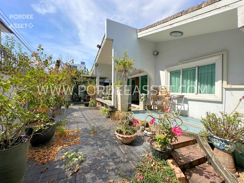 บ้านชั้นเดียว 64 ตร.ว. รัชดานิเวศน์ ประชาราษฎร์บำเพ็ญ24 ใกล้รถไฟฟ้า MRT ห้วยขวาง สุทธิสาร เข้าออกได้หลายทาง รัชดาภิเษก ลาดพร้าว เหม่งจ๋าย เลียบด่วนเอก 4