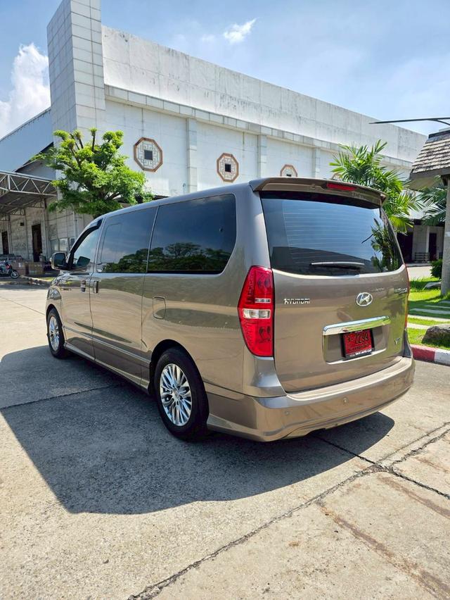 HYUNDAI H-1 Grand Starex VIP สีน้ำตาล ปี 2016 ไมล์ 140,000 กม.