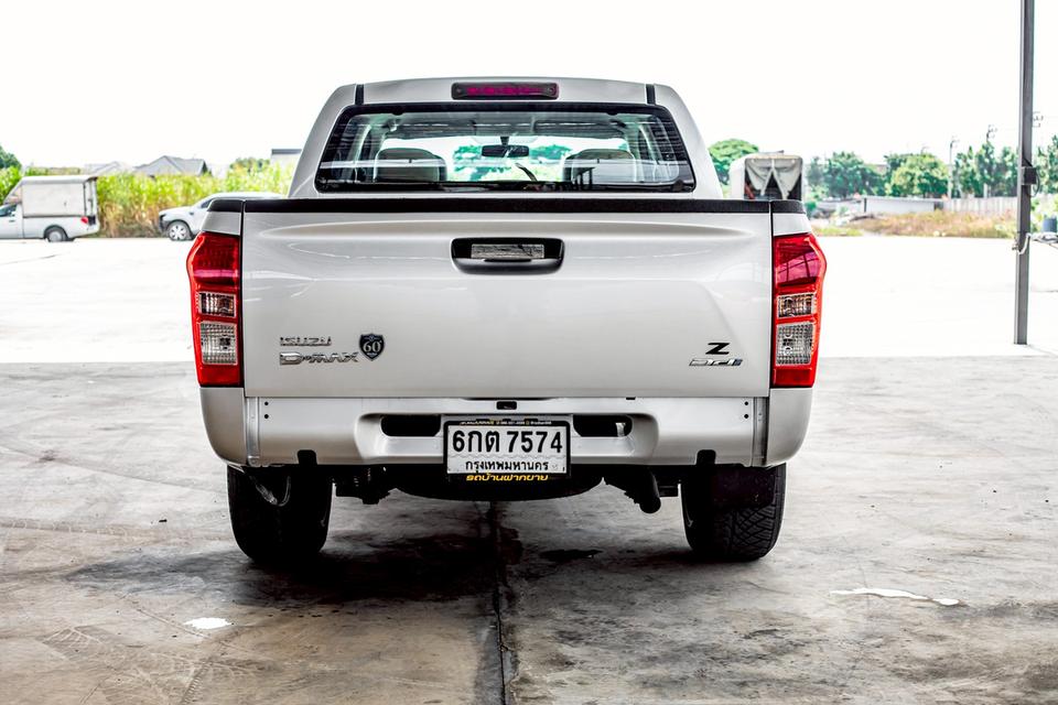 ISUZU D-MAX 1.9 ddi-Z Cab4 ปี 2017 สีเทา มือเดียวป้ายแดง 6