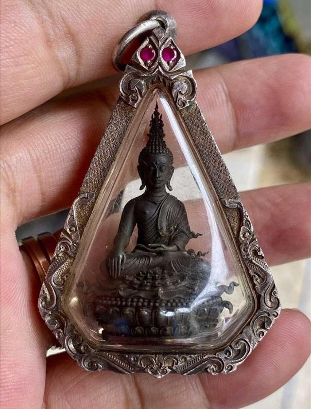 พระพุุทธเลี่ยมนาค