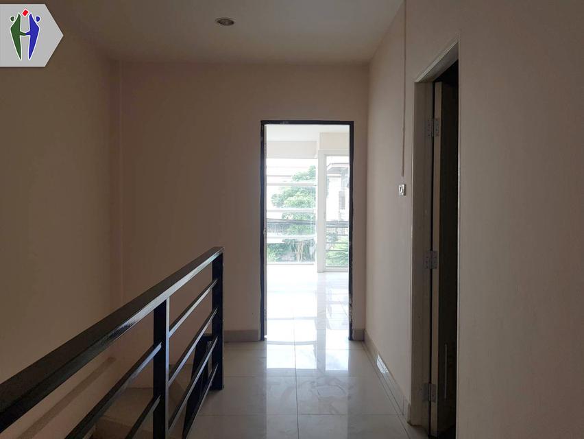 อาคารพาณิชย์ ในซอยเขาตาโลพัทยา ให้เช่า • ชั้นที่ 1 สามารถทำการค้าได้ ,ขนาด 18 ตรว. • ชั้นที่ 2 แบ่งเป็นห้อง สามารถทำเป็นออฟฟิศ หรือห้องพักอาศัยได้ ไ 7