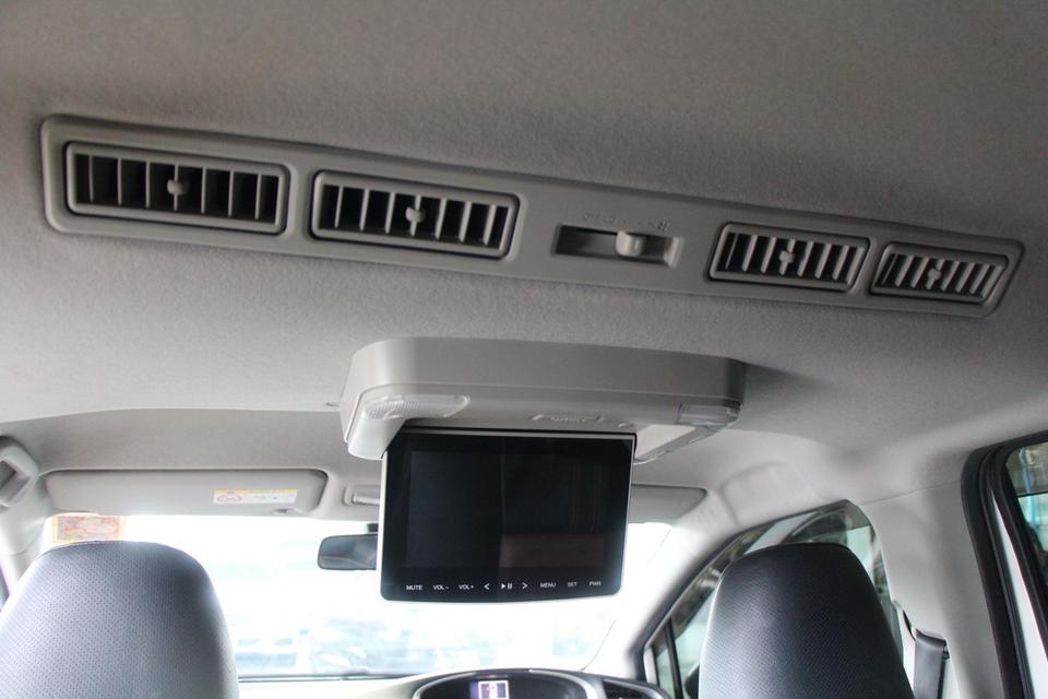 TOYOTA SIENTA 3