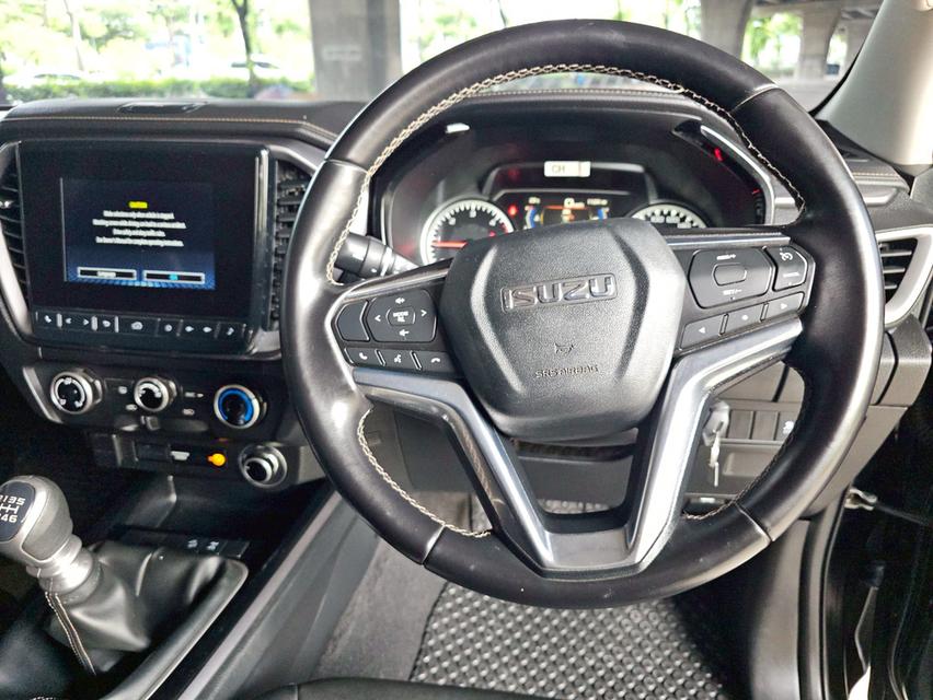 Isuzu D-MAX 3.0 DDI Z VCROSS SPACECAB 4WD (เกียร์ธรรมดา) 16