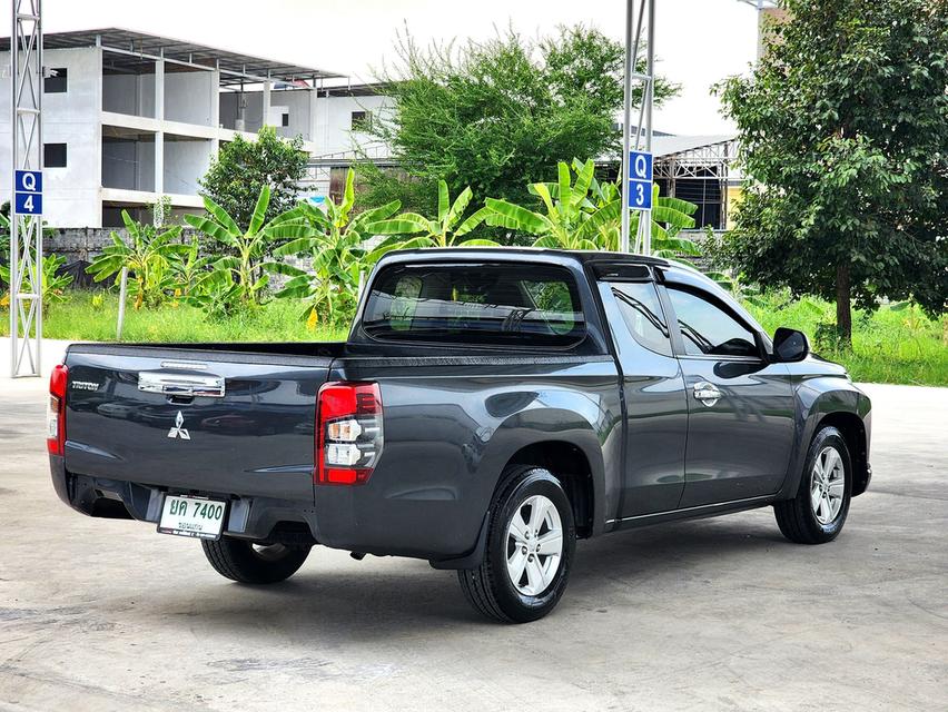 MITSUBISHI Triton Extra Cab 2.5GLX 4