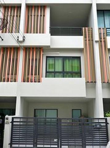 ทาวน์โฮมสไตล์ Modern 3 ห้องนอน 4 ห้องนํ้า ห้องน้ำในตัวทุกห้อง มี แอร์ 3 ตัว symphony ซอยนวลจันทร์ 36 1