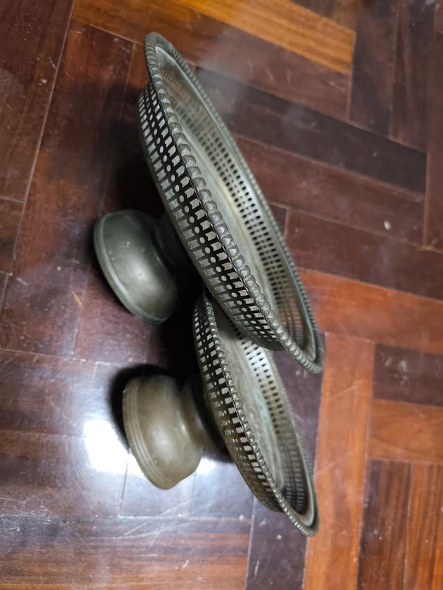 พานทองเหลืองเก่า 2 ใบ รูปที่ 2