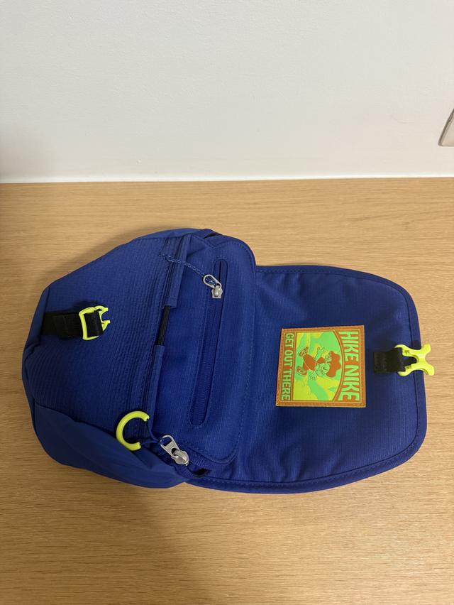 กระเป๋าสพายข้าง Nike 3