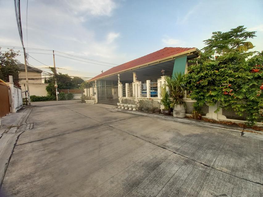 ขายที่ดิน แถมโรงรถและสนามหญ้า รามอินทรา ซอยมัยลาภ 5