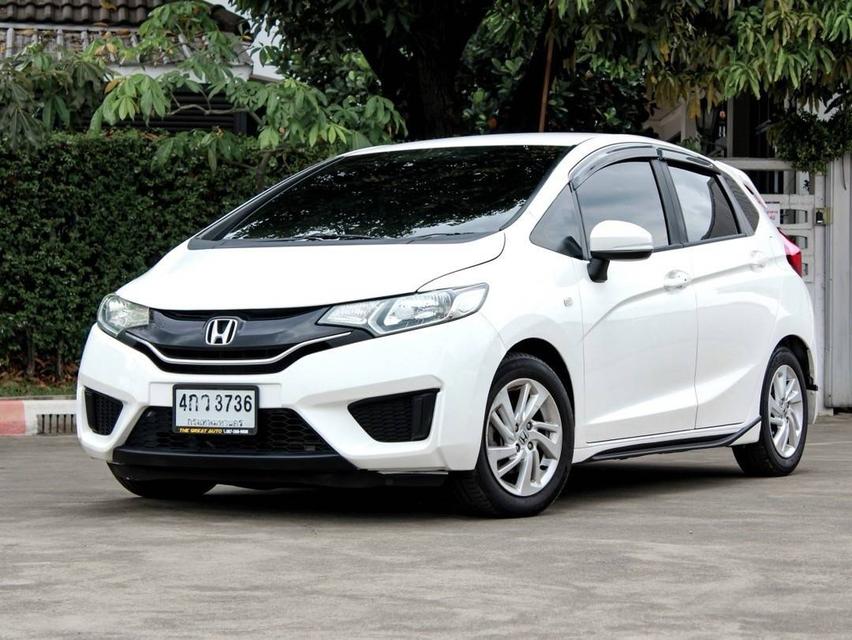 HONDA JAZZ 1.5 i-VTEC V+ ปี 2015 (VAT) เกียร์ AUTO สีขาว เครื่อง เบนซิน รถสวยพร้อมใช้งาน ไมล์แท้เพียง 164,906 km.