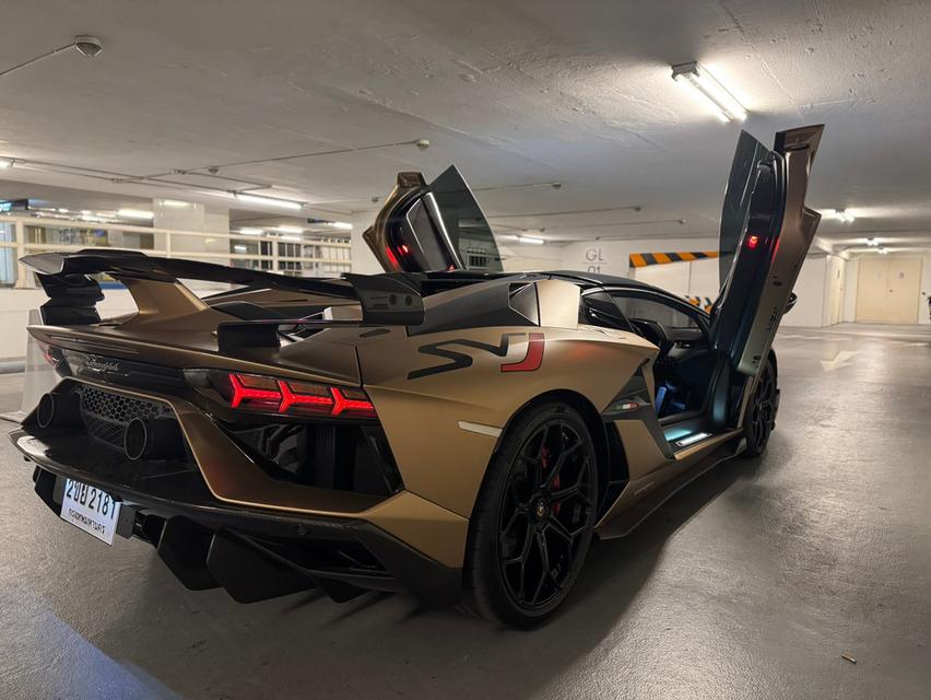 Lamborghini Aventardor SVJ Roadster รูปที่ 6