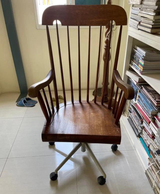 เก้าอี้ไม้พนักสูง 1