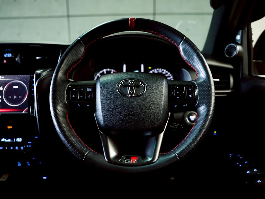 2022 Toyota FORTUNER 2.8 GR Sport (Black Top) 4WD SUV AT รูปที่ 7