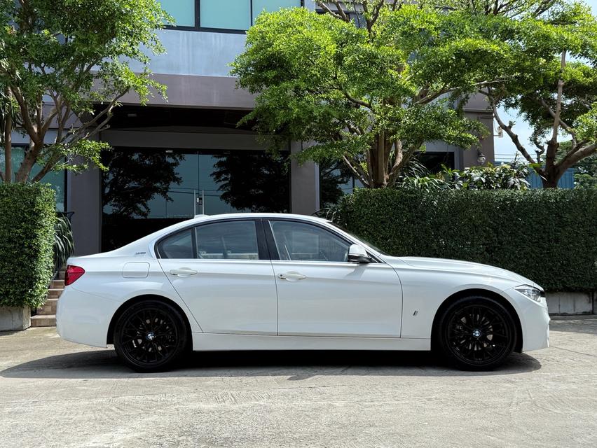 2018 BMW 330e รถมือเดียวออกป้ายแดง รถวิ่งน้อย เข้าศูนย์ทุกระยะ ไม่เคยมีอุบัติเหตุครับ