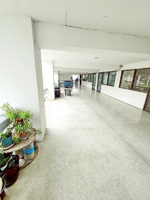 ออฟฟิศ พร้อมวัสดุสำนักงาน ติดรถไฟฟ้า MRTสุทธิสาร 900ม.ถูกที่สุด ซ.อินทามระ 31-37 อาคาร 32 ตร.ม. รร.นานาชาติคิซิโกะ 3.8 ก 6