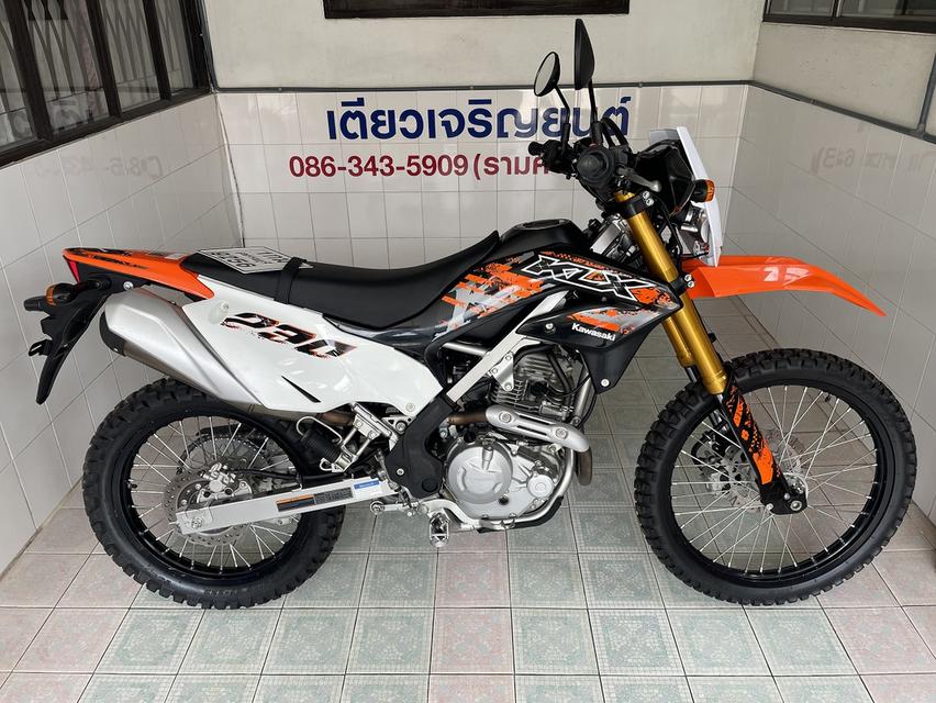 KLX230 SE สภาพซื้อจอด รถมือเดียว ไม่เคยล้ม ชุดสีสวย เอกสารครบ มีรับประกัน จัดส่งได้ มีเก็บปลายทาง วิ่ง2000 กลางปี66 3