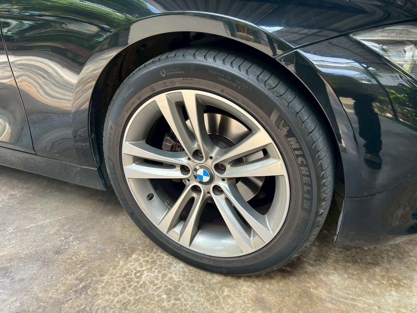 B621 BMW SERIES 3, 320d LUXURY สี ดำ ปี 2016จด2017 ทะเบียน 3กท2333 กรุงเทพฯ เลขไมล์ 198,015 กม. ราคา 499,000 บาท รูปที่ 6