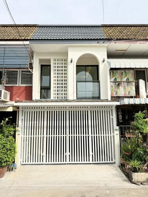 ขายทาวน์เฮาส์ 2 ชั้น ซอยเสนานิคม1 ซอย 35 รีโนเวทใหม่ พร้อมเข้าอยู่ ใกล้เกษตรนวมินทร์ โชคชัย 4 1