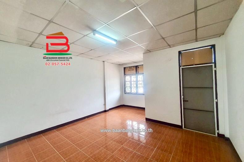 ทาวน์เฮาส์ หมู่บ้าน อยู่เจริญ 1 (คลอง 4 ลำลูกกา) เนื้อที่ 17 ตรว. ถนนรังสิต-นครนายก ต.บึงยี่โถ อ.ธัญบุรี จ.ปทุมธานี 8