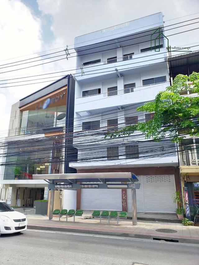 อาคารพาณิชย์ 2 คูหา ติดถนนลาดพร้าว 1