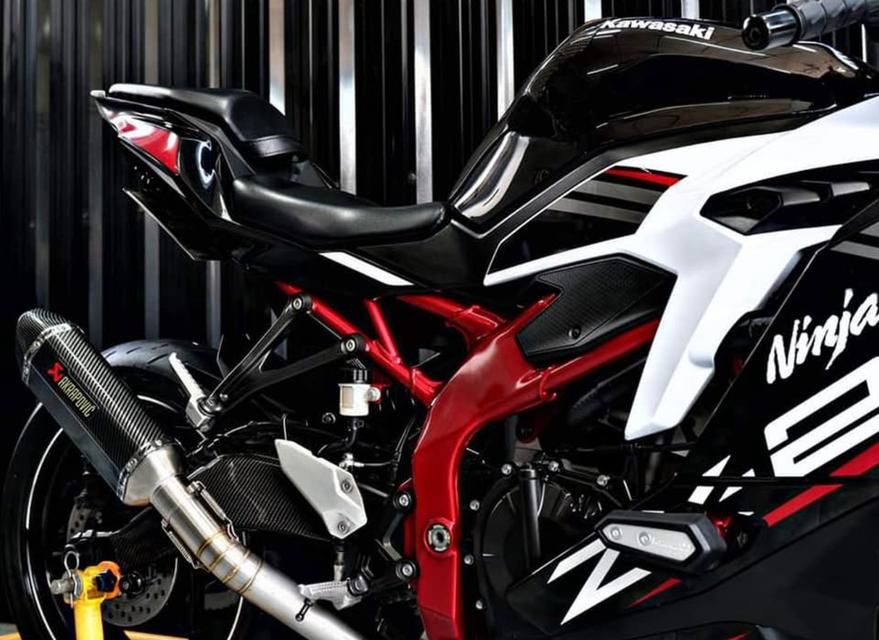 Kawasaki Ninja ZX-25R ปี 2021 สภาพหล่อๆพร้อมใช้งาน 3