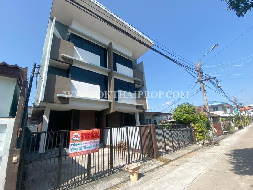 ทาวน์โฮมสร้างใหม่ 3 ชั้น ถ.ติวานนท์ 52 ท่าทราย เมืองนนทบุรี 15