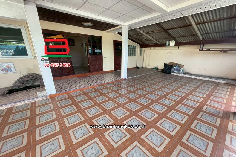บ้านเดี่ยว 2 ชั้น เนื้อที่ 40.5 ตร.ว. ชุมชนอนันต์สุขสันต์ (ซอยรามอินทรา 5 แยก 77) ถนนเทพรักษ์ แขวงท่าแร้ง เขตบางเขน 3