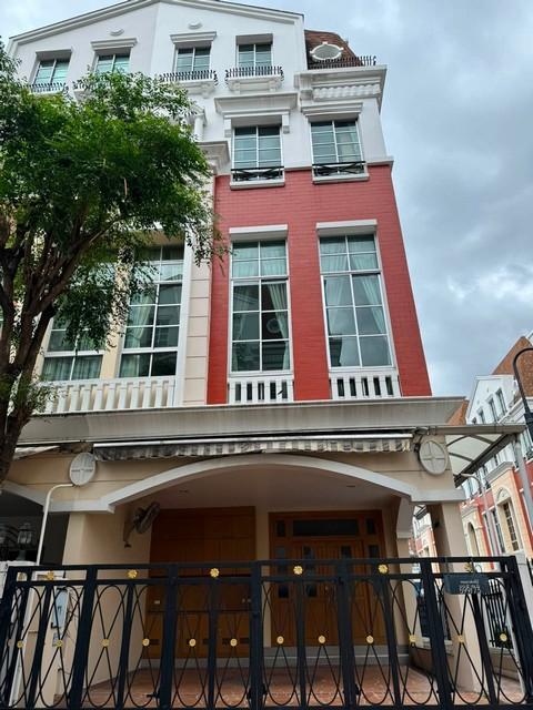ให้เช่าทาวน์โฮม 4 ชั้นหลังมุม 4 ห้องนอน บ้านกลางกรุง สาทร-นราธิวาส เดินทางสะดวก เชื่อมต่อ CBD ใกล้ Central พระราม 3 1