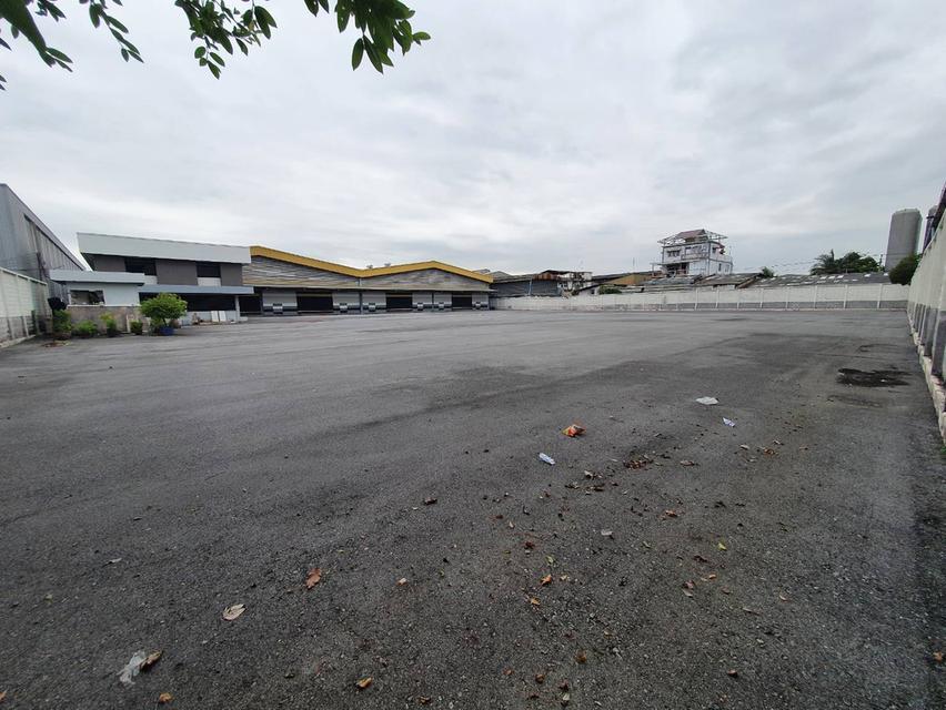 #ให้เช่าโกดังพร้อมสำนักงานถนนปู่เจ้าสมิงพราย สมุทรปราการ ขนาด 10,500 ตร.ม.  พื้นที่ สีม่วง ขอใบ รง.4 ได้ 10