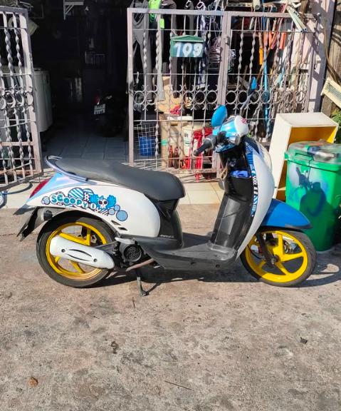 Honda Scoopy i สีขาวฟ้า 5