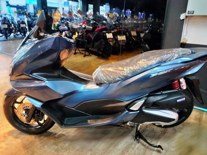 ขายรถyamaha Xmax สีดำออกใหม่ 2