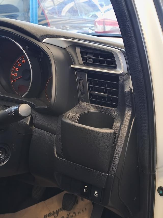 Honda Jazz 1.5S i-VTEC เบนซิน เกียร์ธรรมดา ปี2015 9